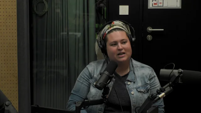 תמונת כריכה לפרק פרק {27} = המראה המקצועית שלך: רפלקציה ככלי להתפתחות עם מעיין אמיתי