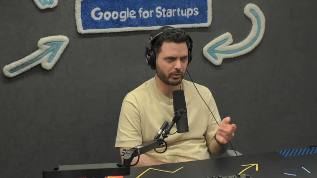 תמונת כריכה לפרק פרק {33} - מפתחים בעידן הבינה מלאכותית: מי יישאר רלוונטי